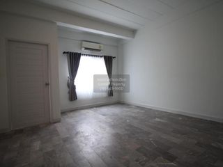For sale 3 bedrooms townhouse in Thung Khru, Bangkok
