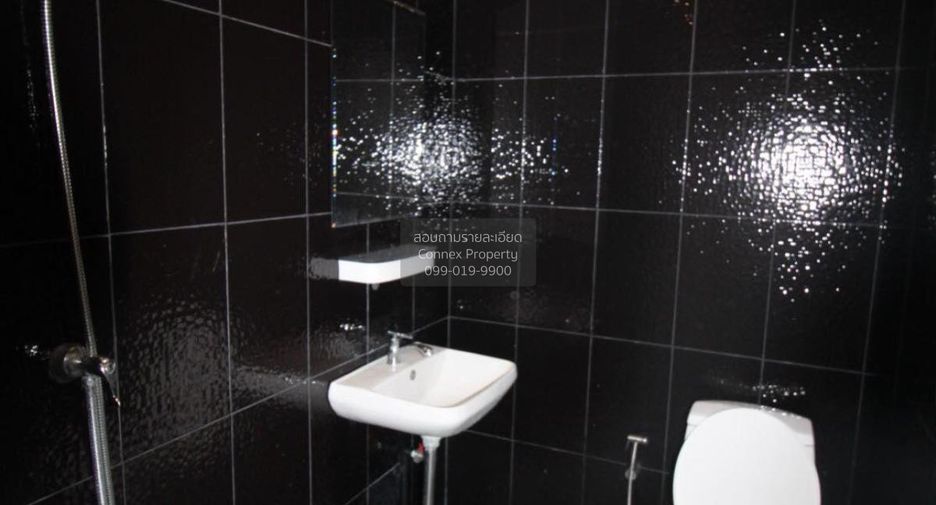 For sale 3 bedrooms townhouse in Thung Khru, Bangkok