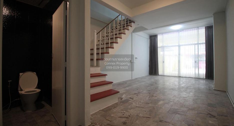 For sale 3 bedrooms townhouse in Thung Khru, Bangkok