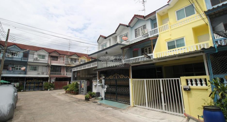 For sale 3 bedrooms townhouse in Thung Khru, Bangkok