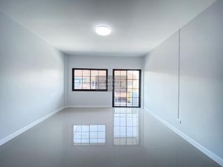 For sale 2 bedrooms townhouse in Thanyaburi, Pathum Thani