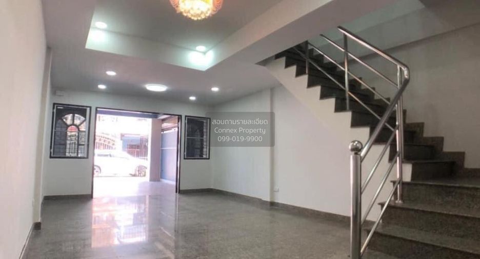 For sale 2 bedrooms townhouse in Bang Khae, Bangkok