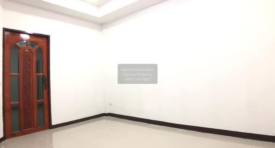 For sale 2 bedrooms townhouse in Bang Khae, Bangkok