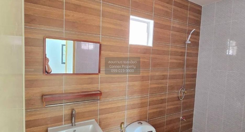 Casa adosada en venta de 5 habitaciones en Bang Yai, Nonthaburi