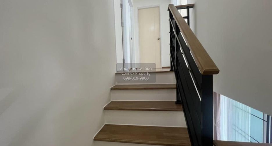 Casa adosada en venta de 3 habitaciones en Bang Khen, Bangkok