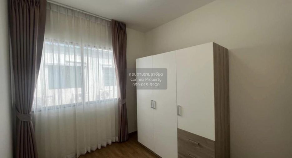 Casa adosada en venta de 3 habitaciones en Bang Khen, Bangkok