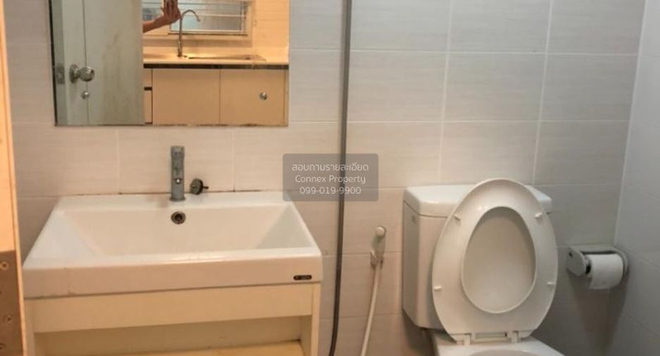 Casa adosada en venta de 3 habitaciones en Don Mueang, Bangkok
