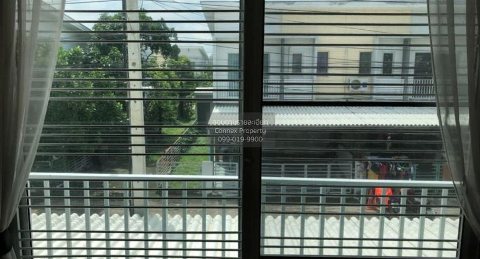 Casa adosada en venta de 3 habitaciones en Don Mueang, Bangkok