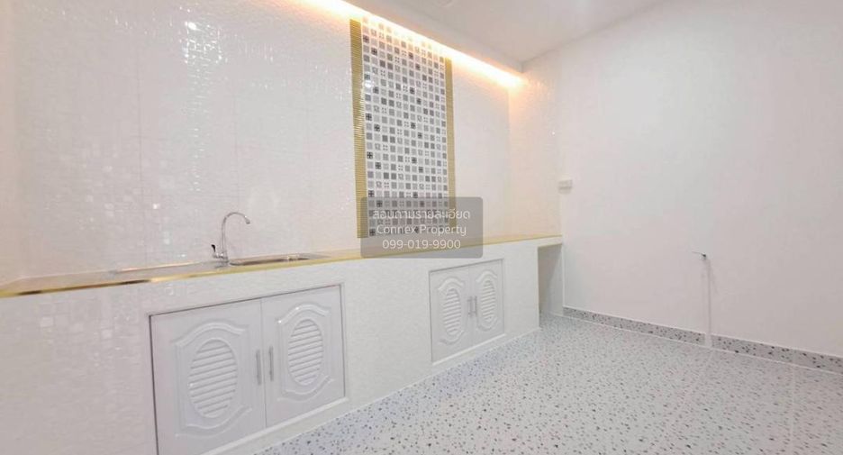 For sale 4 bedrooms townhouse in Pak Kret, Nonthaburi