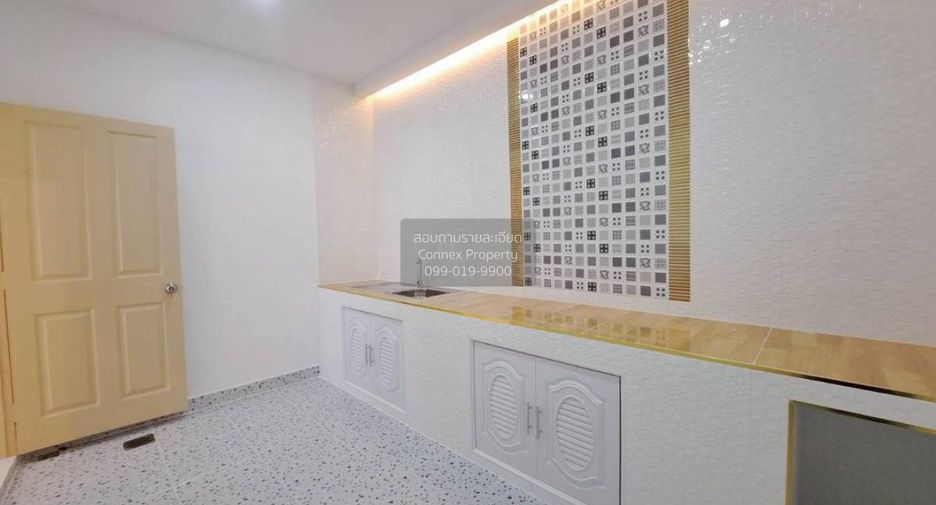 For sale 4 bedrooms townhouse in Pak Kret, Nonthaburi