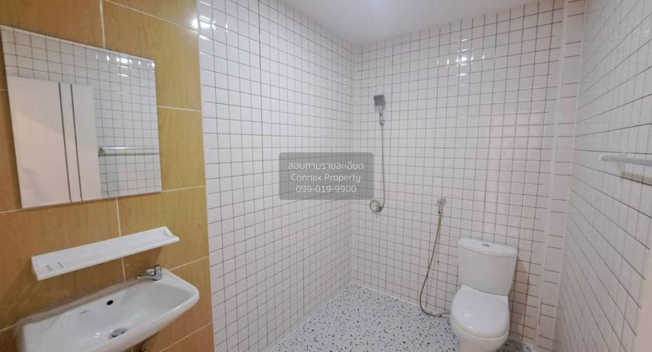 For sale 4 bedrooms townhouse in Pak Kret, Nonthaburi