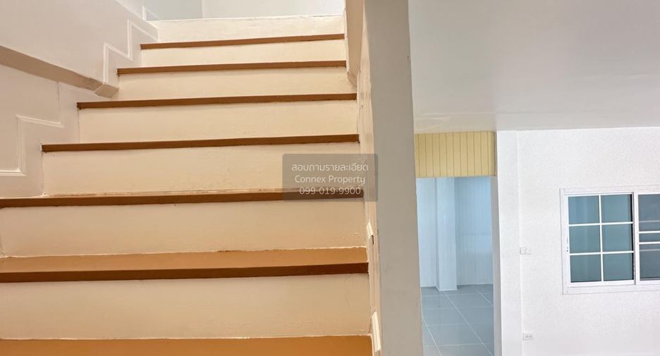 Casa adosada en venta de 3 habitaciones en Thanyaburi, Pathum Thani