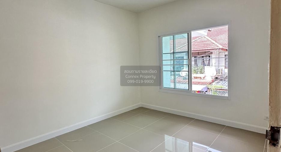 Casa adosada en venta de 3 habitaciones en Thanyaburi, Pathum Thani