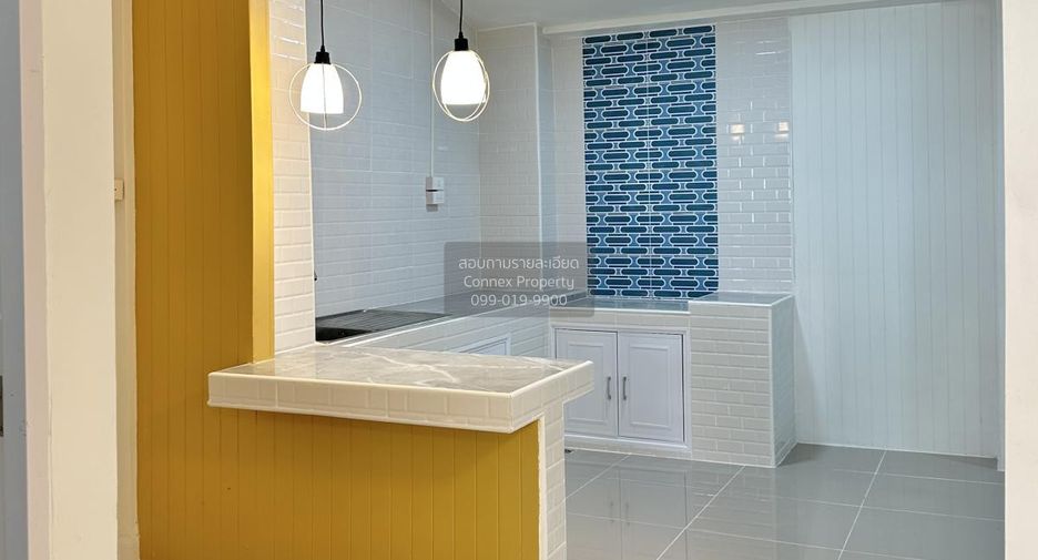 Casa adosada en venta de 3 habitaciones en Thanyaburi, Pathum Thani