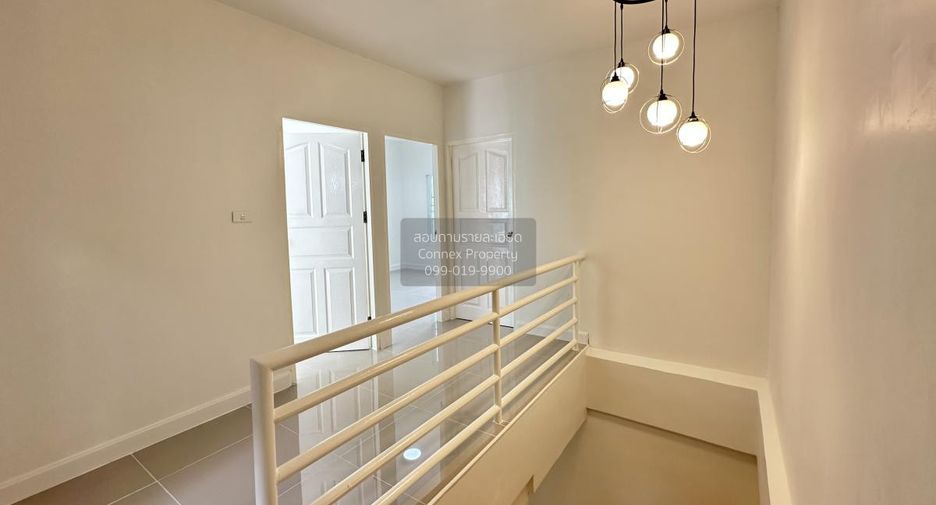 Casa adosada en venta de 3 habitaciones en Thanyaburi, Pathum Thani
