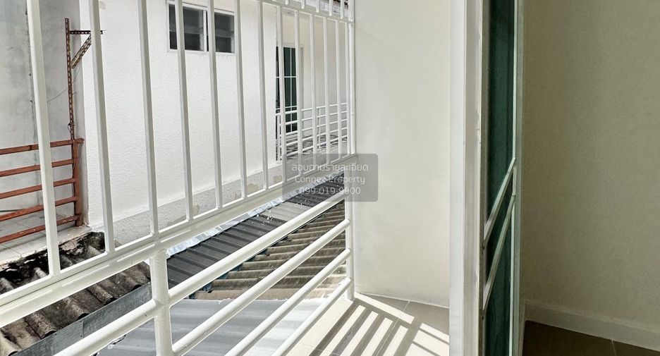 Casa adosada en venta de 3 habitaciones en Thanyaburi, Pathum Thani