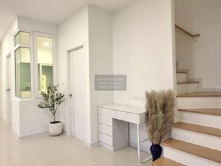 Casa adosada en venta de 4 habitaciones en Bang Yai, Nonthaburi