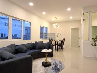 Casa adosada en venta de 4 habitaciones en Bang Yai, Nonthaburi