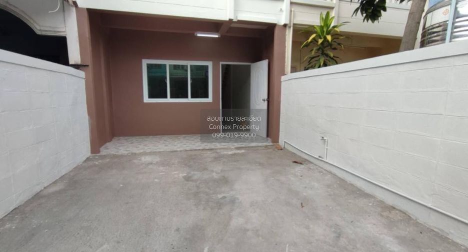 Casa adosada en venta de 2 habitaciones en Chom Thong, Bangkok