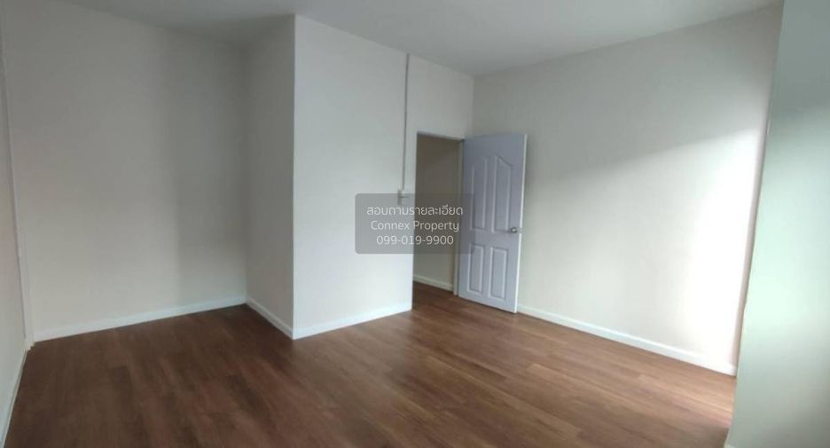 Casa adosada en venta de 2 habitaciones en Chom Thong, Bangkok