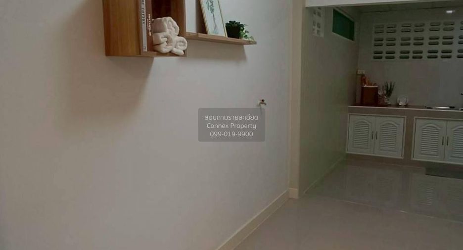 Casa adosada en venta de 3 habitaciones en Thanyaburi, Pathum Thani