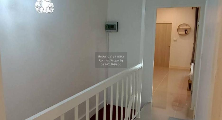 Casa adosada en venta de 3 habitaciones en Thanyaburi, Pathum Thani