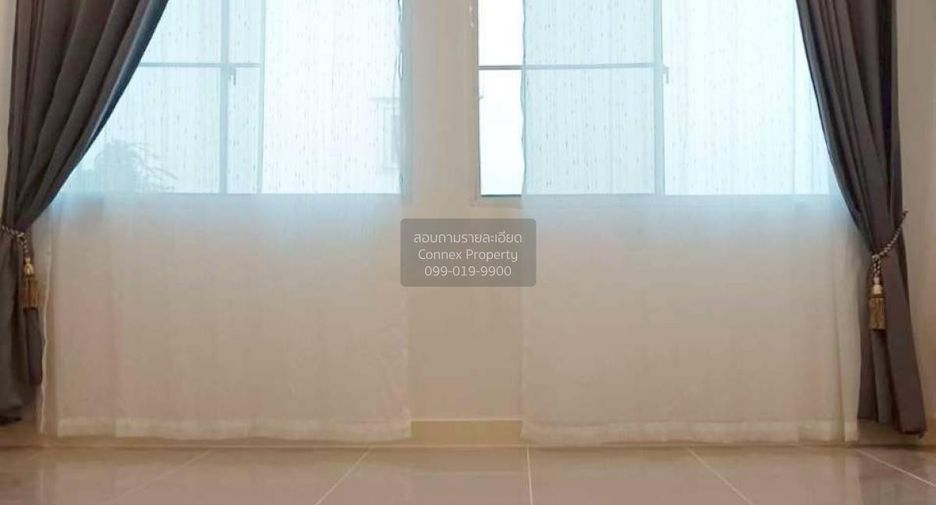 Casa adosada en venta de 3 habitaciones en Thanyaburi, Pathum Thani