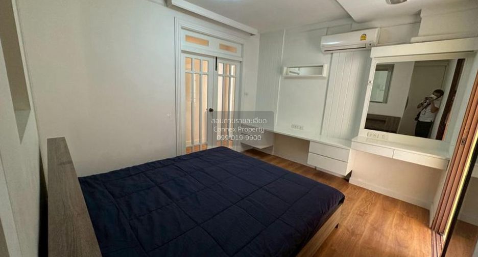 For sale 2 bedrooms condo in Din Daeng, Bangkok