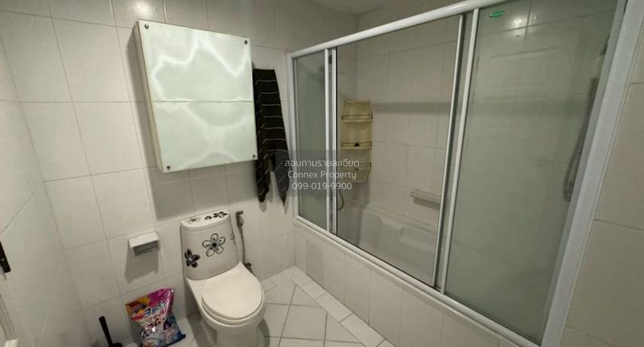 For sale 2 bedrooms condo in Din Daeng, Bangkok