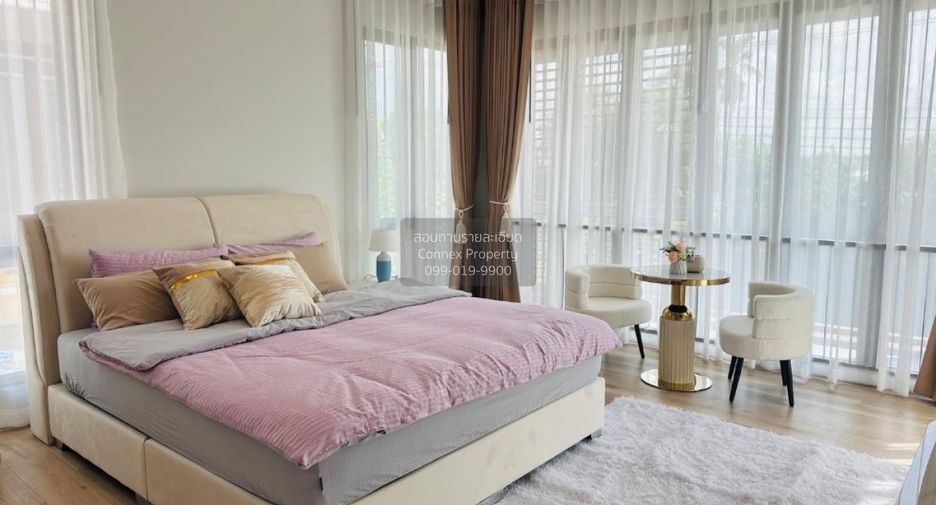 For sale 4 bedrooms house in Bang Kapi, Bangkok