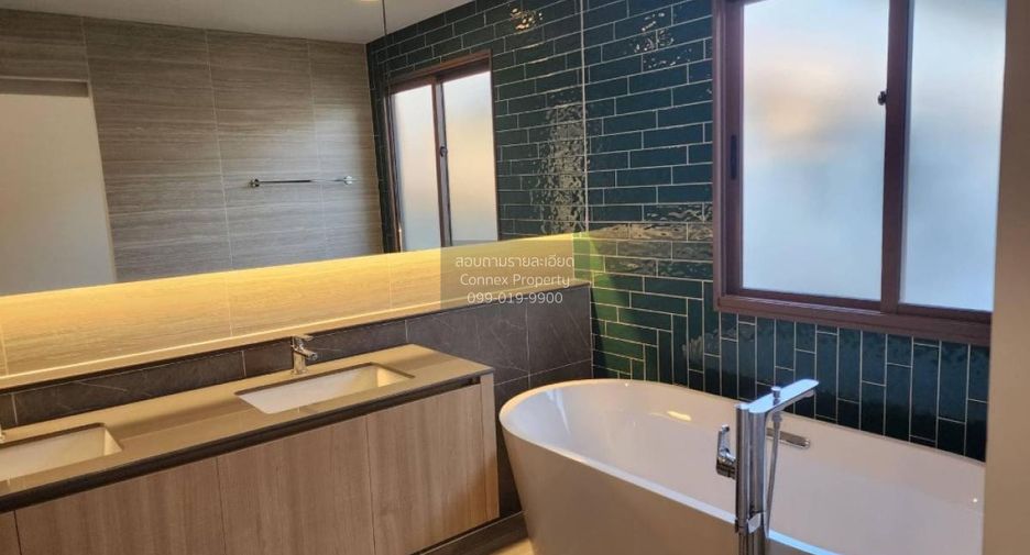 For sale 4 bedrooms house in Bang Kapi, Bangkok