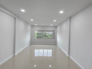 For sale 4 bedrooms retail Space in Bang Bua Thong, Nonthaburi