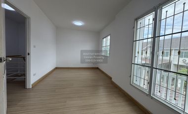 Reihenhaus zum Kauf mit 3 Zimmer in Bang Khun Thian, Bangkok