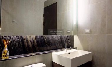 For sale 1 bed condo in Khlong Toei, Bangkok
