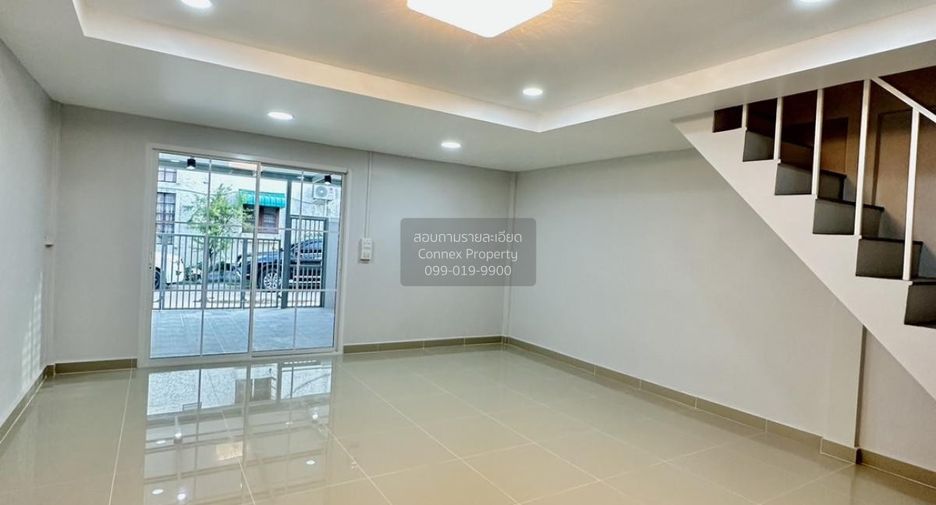 For sale 3 bedrooms townhouse in Mueang Nonthaburi, Nonthaburi