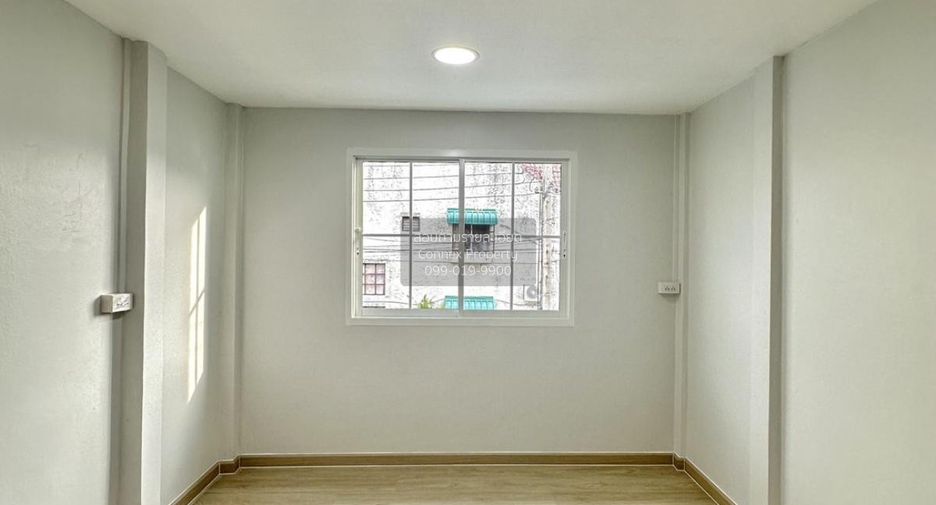 For sale 3 bedrooms townhouse in Mueang Nonthaburi, Nonthaburi