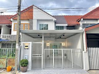 For sale 3 bedrooms townhouse in Mueang Nonthaburi, Nonthaburi