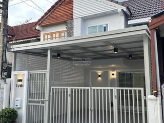 For sale 3 bedrooms townhouse in Mueang Nonthaburi, Nonthaburi