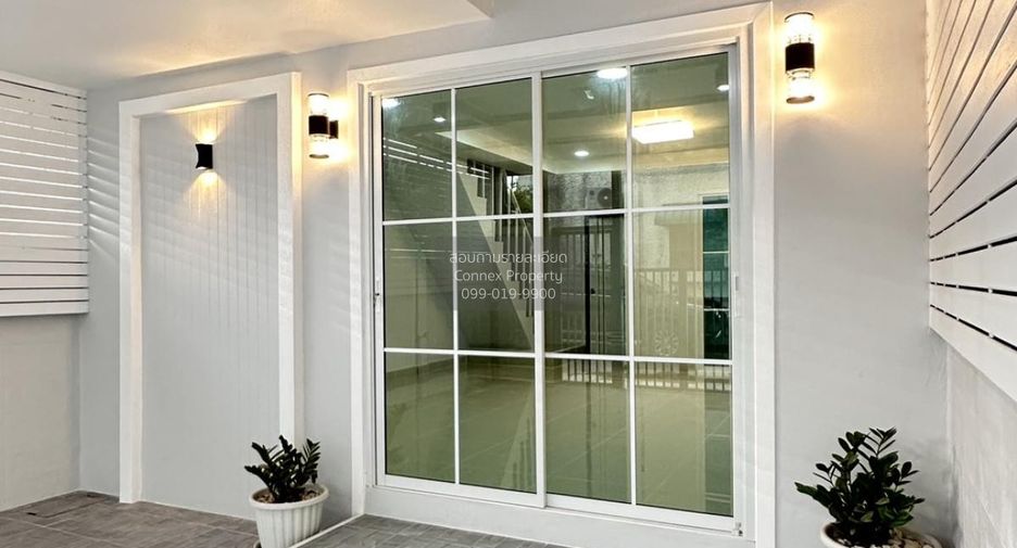 For sale 3 bedrooms townhouse in Mueang Nonthaburi, Nonthaburi