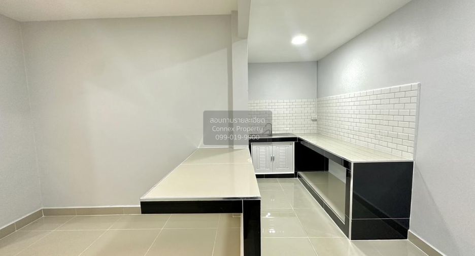 For sale 3 bedrooms townhouse in Mueang Nonthaburi, Nonthaburi