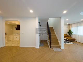 For sale 3 bedrooms house in Bang Kapi, Bangkok