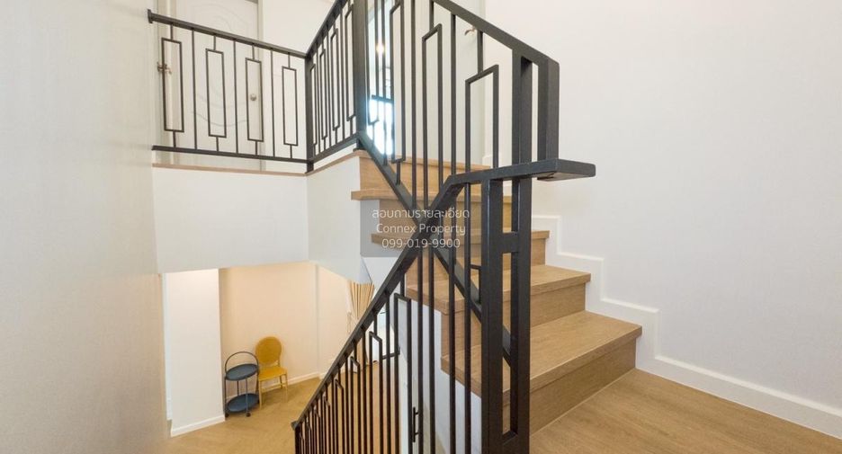 For sale 3 bedrooms house in Bang Kapi, Bangkok