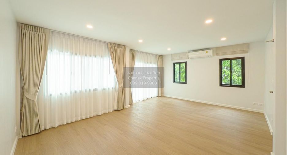 For sale 3 bedrooms house in Bang Kapi, Bangkok