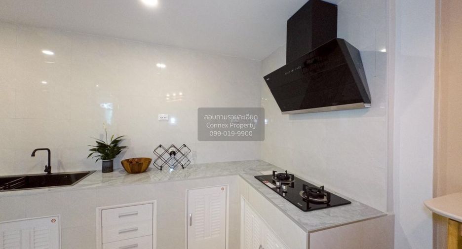 For sale 3 bedrooms house in Bang Kapi, Bangkok