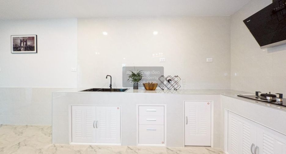 For sale 3 bedrooms house in Bang Kapi, Bangkok