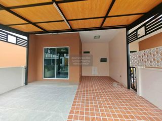 Reihenhaus zum Kauf mit 3 Zimmer in Phra Pradaeng, Samut Prakan