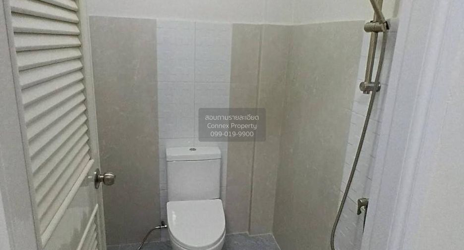 For sale 2 bedrooms townhouse in Bang Khun Thian, Bangkok