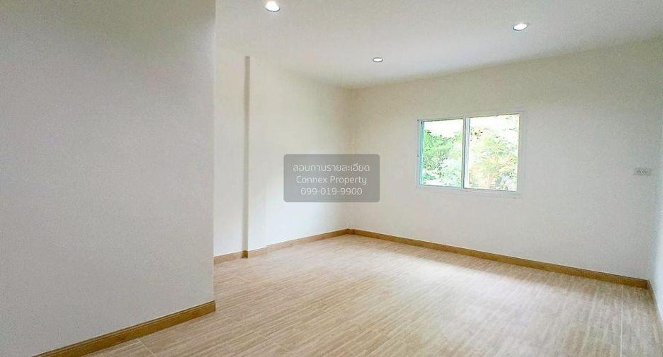 For sale 3 bedrooms townhouse in Bang Khun Thian, Bangkok