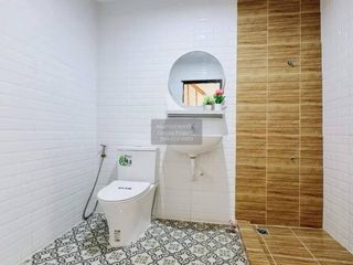 Casa adosada en venta de 5 habitaciones en Nong Khaem, Bangkok