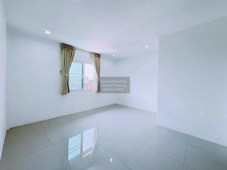 Casa adosada en venta de 5 habitaciones en Nong Khaem, Bangkok